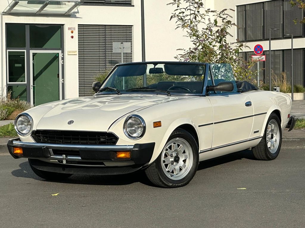 Bild des Angebotes Fiat 124 Spider Pininfarina Top mit Oldtimergutachten
