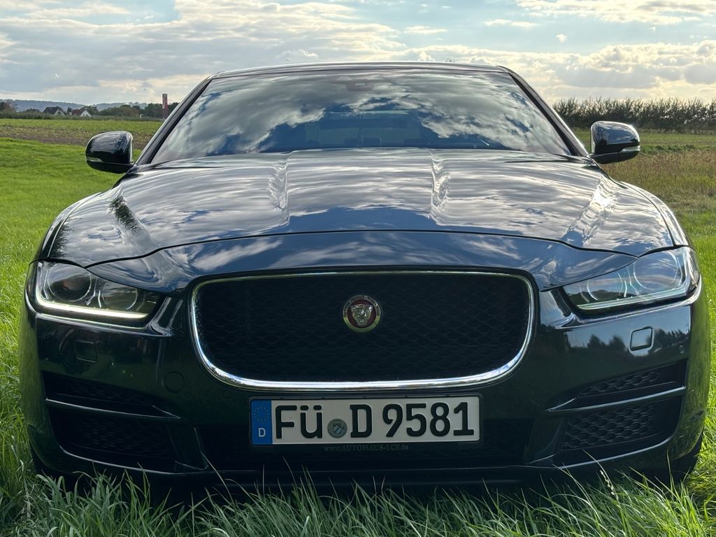 Bild des Angebotes Jaguar XE 25t 240PS Pure Automatik Pure