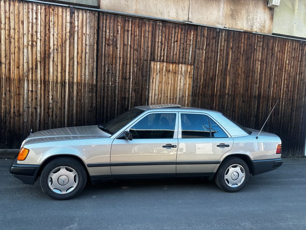 Bild des Angebotes Mercedes-Benz 250 Turbodiesel