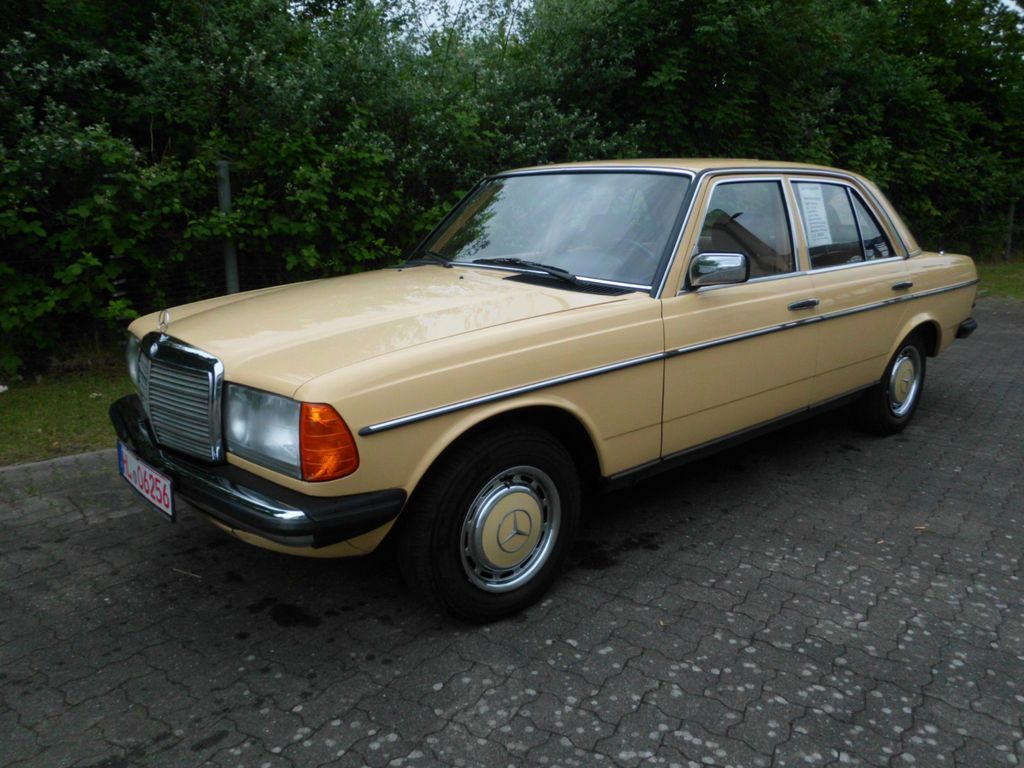 Bild des Angebotes Mercedes-Benz 200 Becker Radio/Schiebedach.neuwertiger Zustand