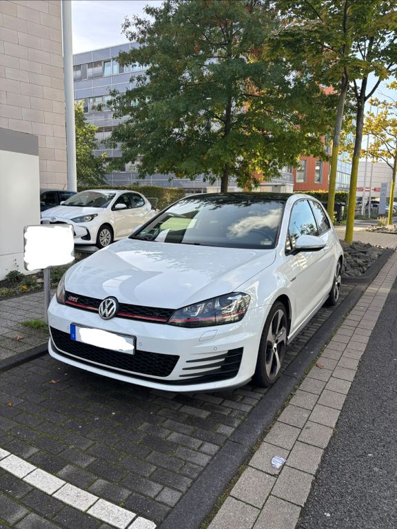 Volkswagen Golf VII GTI