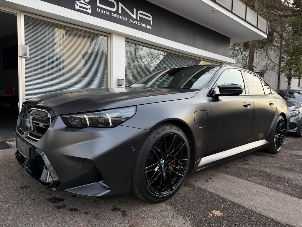 Bild des Angebotes BMW M5 - Ultimate/B&W/Keramik/Carbon/MD/UPE 170.099€