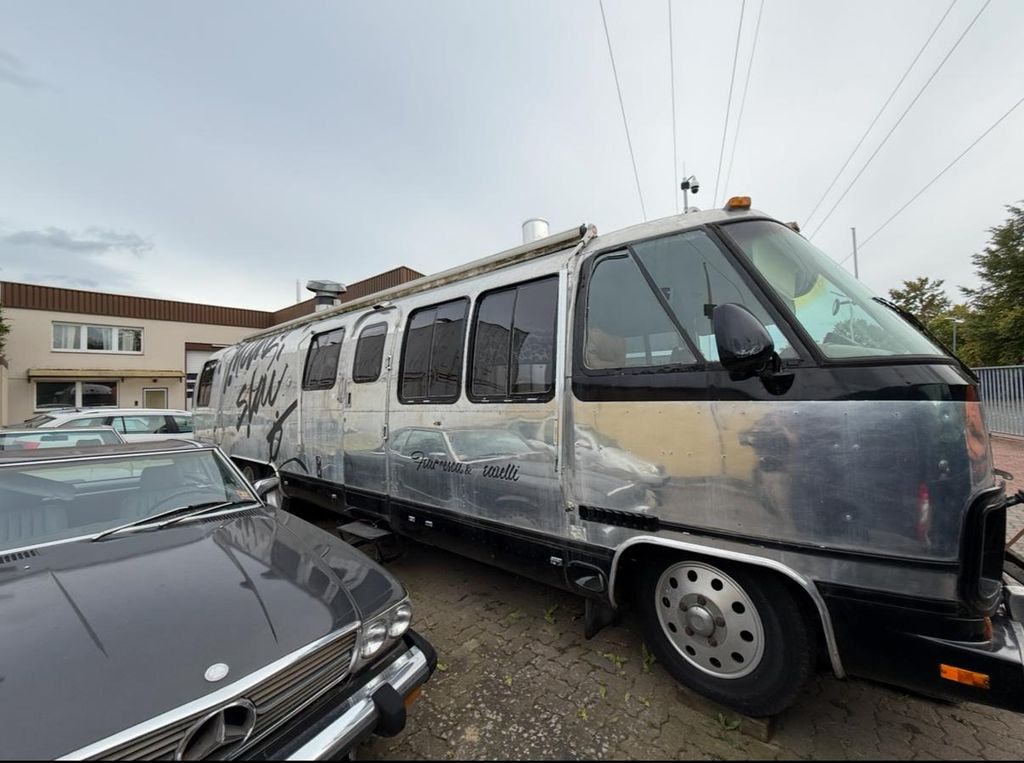 Bild des Angebotes Chevrolet Motorhome Airstream 345 Food Event Pizza Truck