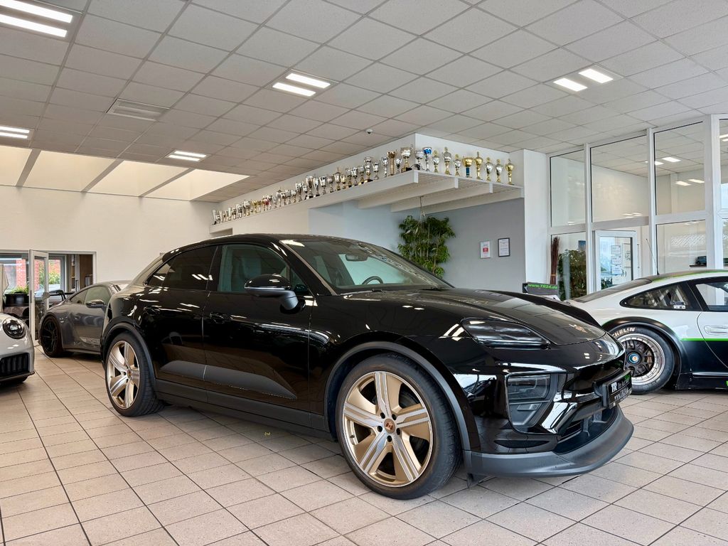 Bild des Angebotes Porsche Macan Electric 4 Luftfederung / Panorama /22Zoll
