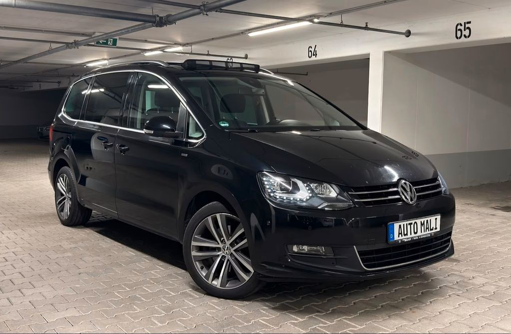 Bild des Angebotes Volkswagen Sharan 2.0 TDI PANO 2xSchiebetür Standheiz. AHK