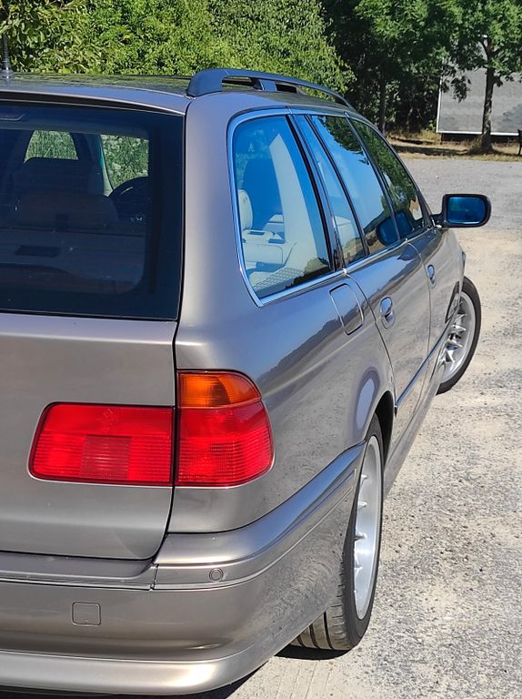 Bild des Angebotes BMW 540i A Exclusive Touring Kalaharibeige