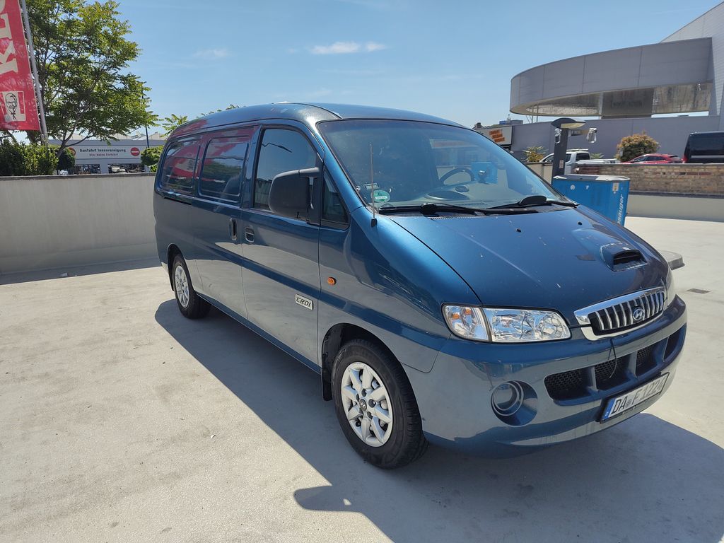 Hyundai H-1 Stealth Camper