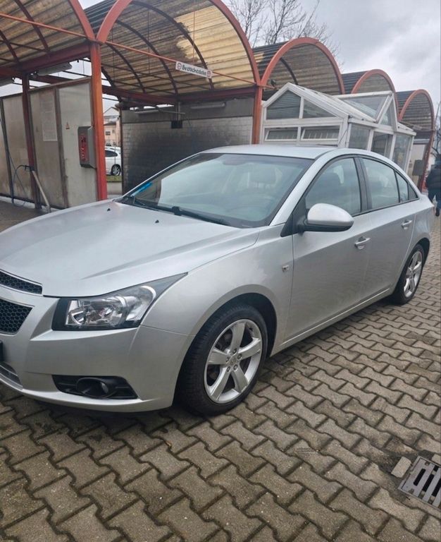 Chevrolet Cruze 1.6 LS Benziner LS