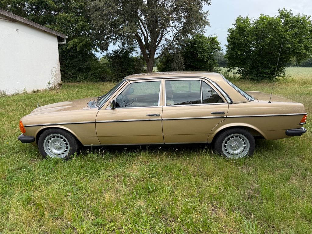 Bild des Angebotes Mercedes-Benz 230E Erstlack, TÜV neu