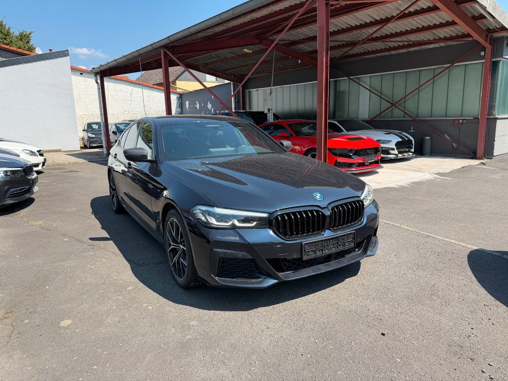 Bild des Angebotes BMW 545 e xDrive M Sport ACC/KAM/LIVE/AHK/AMBI/HIFI