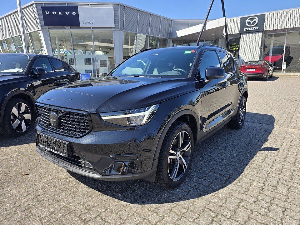 Bild des Angebotes Volvo XC40 B3 (163 PS) AT7|BlackEdition|Plus|STHZ|360°