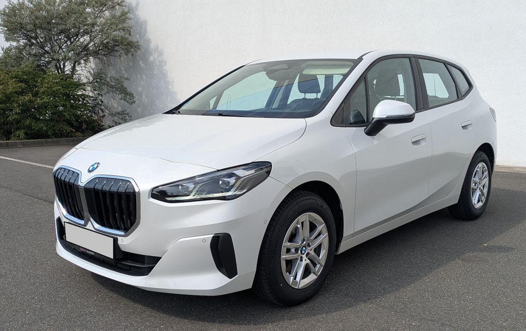 Bild des Angebotes BMW 218i Active Tourer LED PDC Navi Kamera Distronik