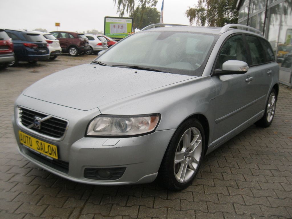Bild des Angebotes Volvo V50 Kombi D5 Summum
