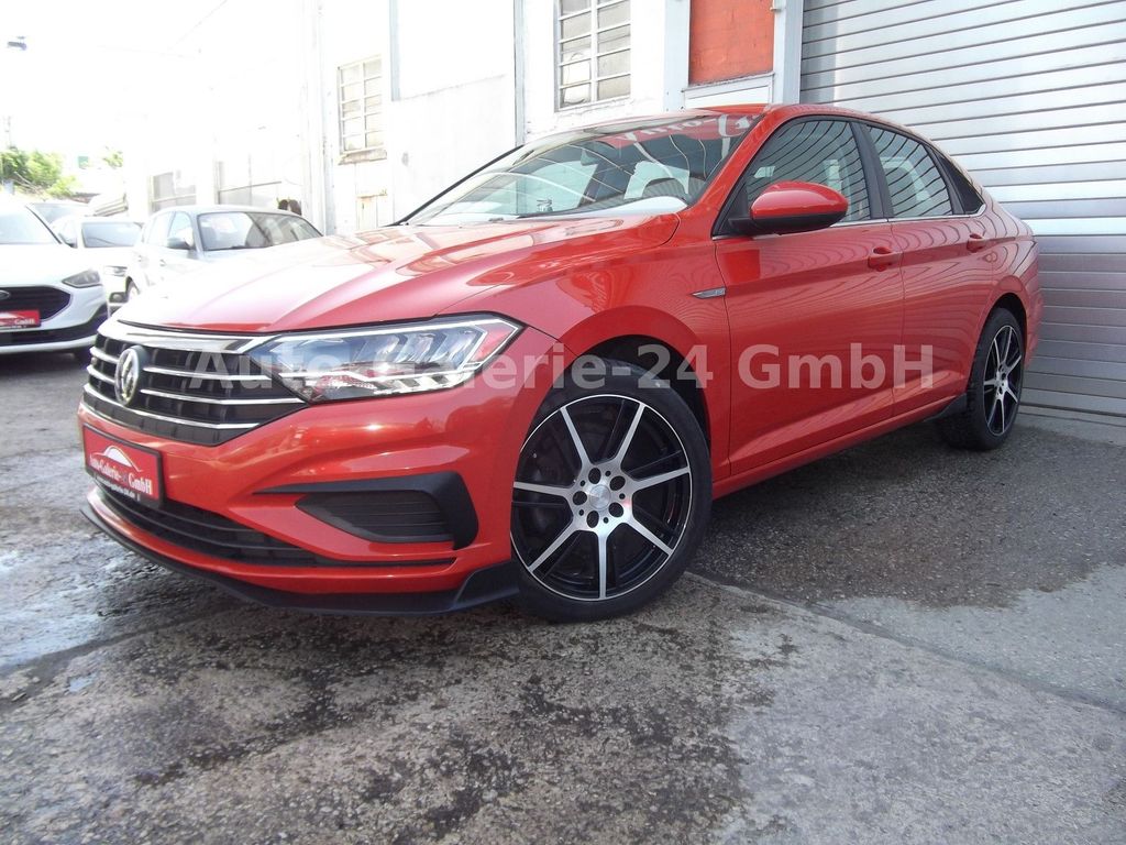 Volkswagen Jetta 1,4i R- Line Automatik wenig Km