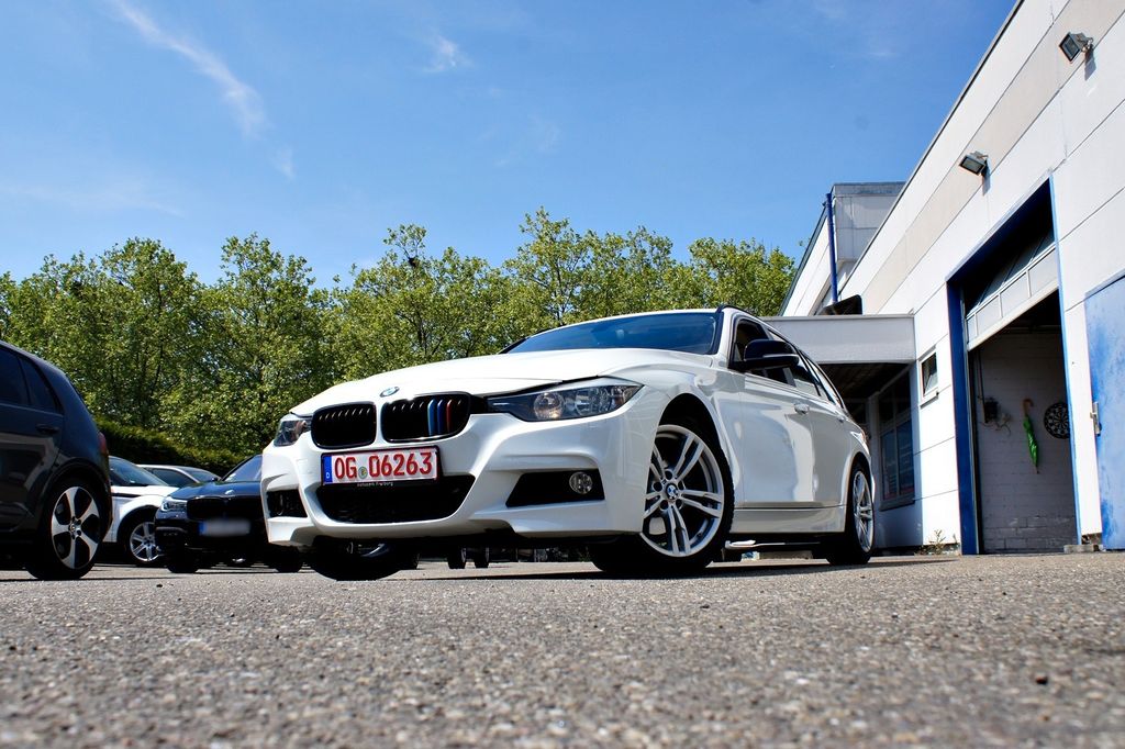 Bild des Angebotes BMW 328i xDrive Touring Sport Line LEDER/PANO/AUTOMA