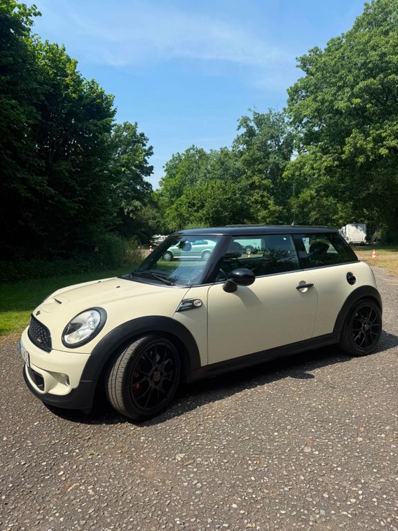 Bild des Angebotes MINI John Cooper Works John Cooper Works