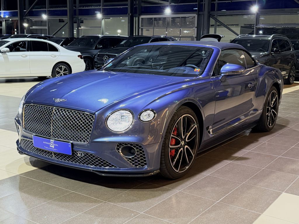 Bild des Angebotes Bentley Continental GT V8 Convertible Mulliner Carbon