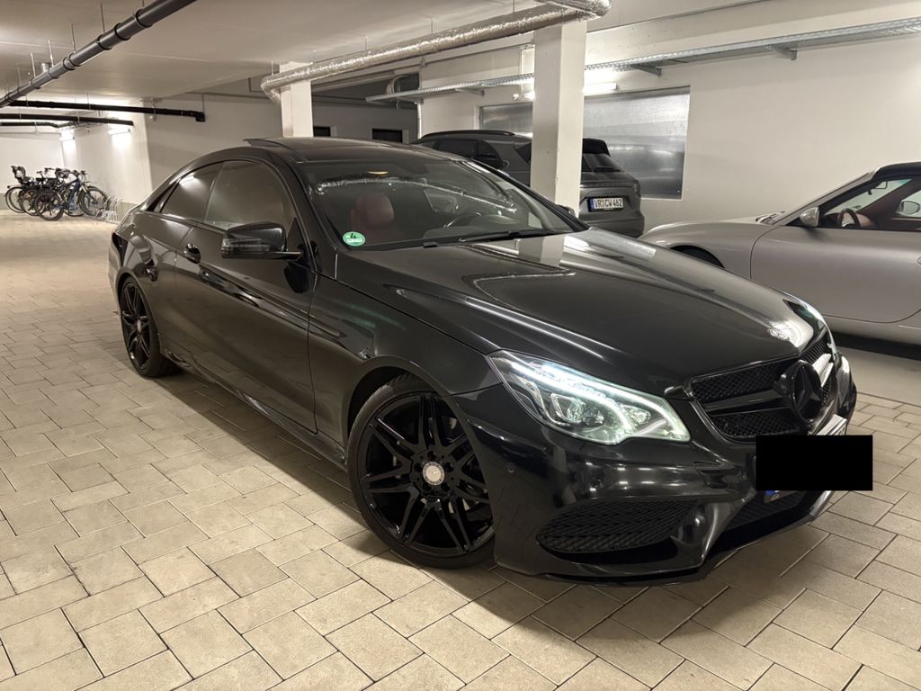 Bild des Angebotes Mercedes-Benz E 250 Coupé AMG Line LED Pano Leder