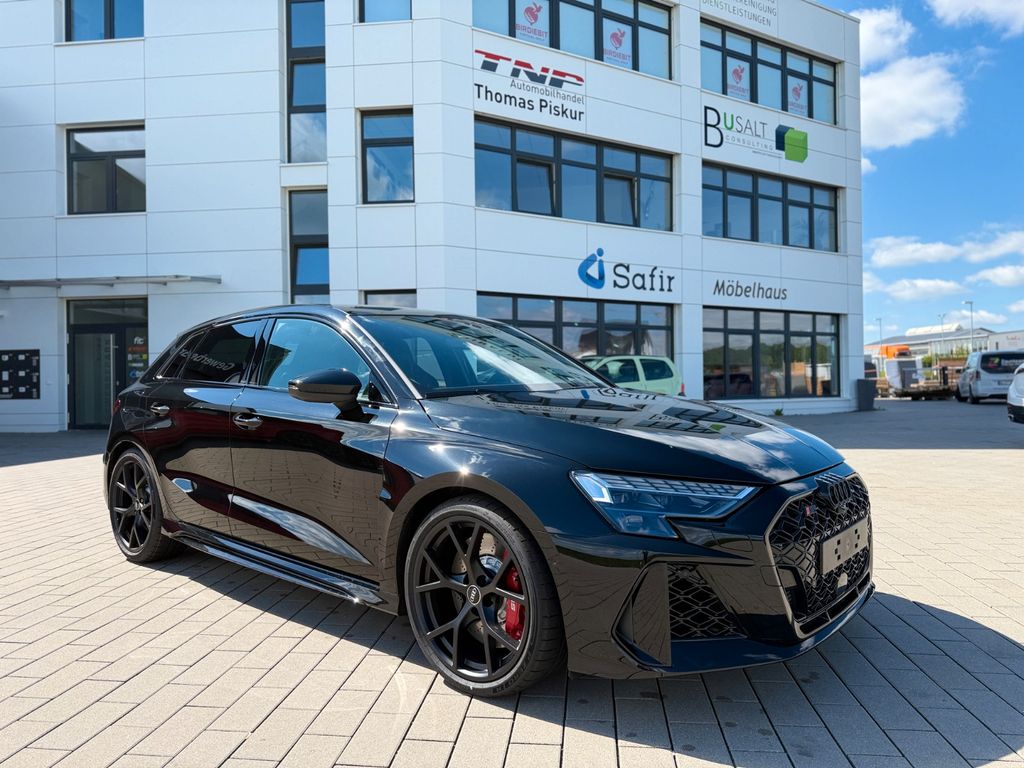 Bild des Angebotes Audi RS3  +MATRIX+RS-SCHALENSITZE+PANO+HUD