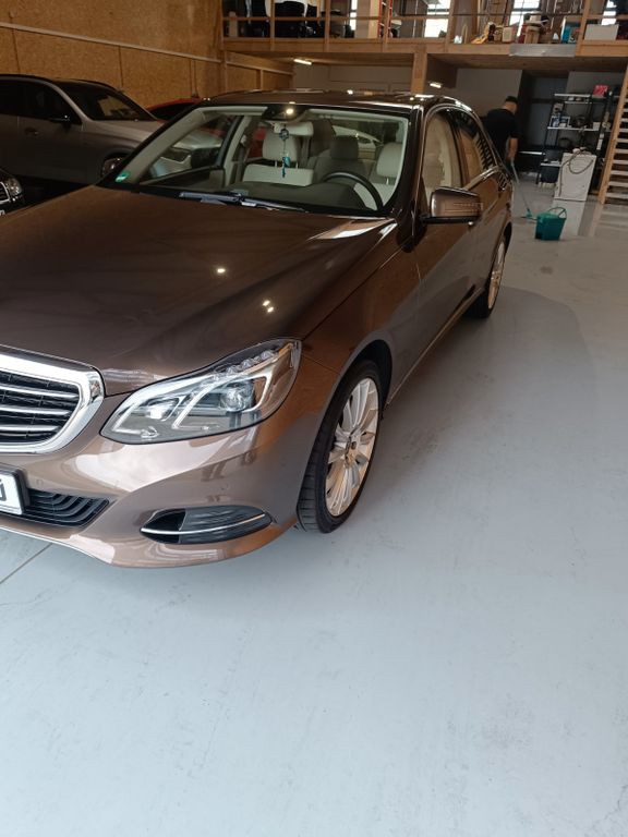 Bild des Angebotes Mercedes-Benz E 400 4MATIC -