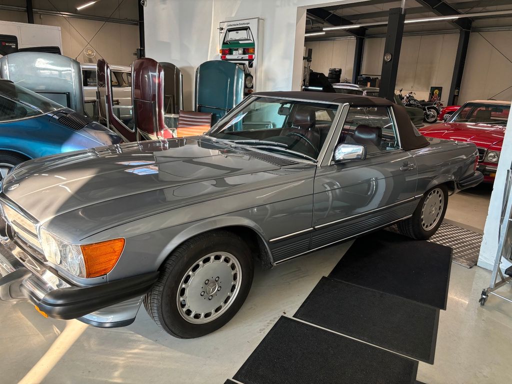 Bild des Angebotes Mercedes-Benz 560 SL