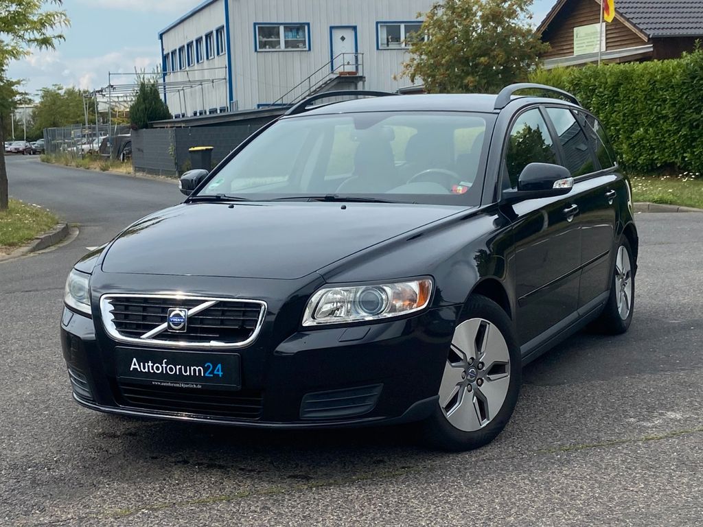 Bild des Angebotes Volvo V50 Kombi 1.6 D Drive *Klimaautom.*SHZ*Leder*