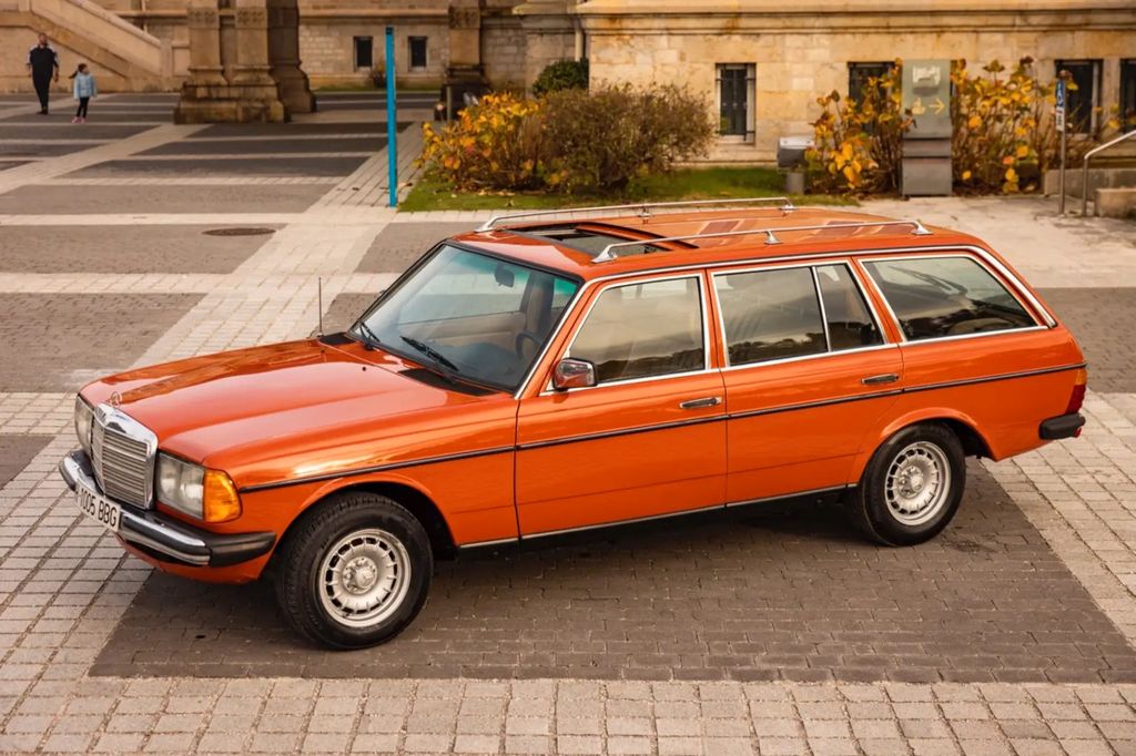 Bild des Angebotes Mercedes-Benz 240TD Familiar