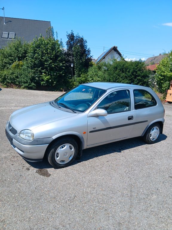 Opel Corsa / TÜV Neu