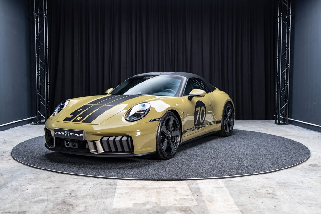 Bild des Angebotes Porsche 992.2 GTS Cabrio Spirit 70 + PCCB + Burmester