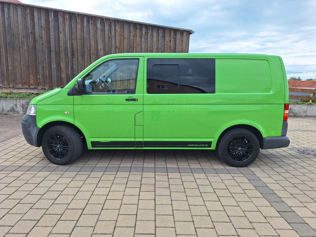 Bild des Angebotes Volkswagen T5 Transporter mit eigenem Campingumbau