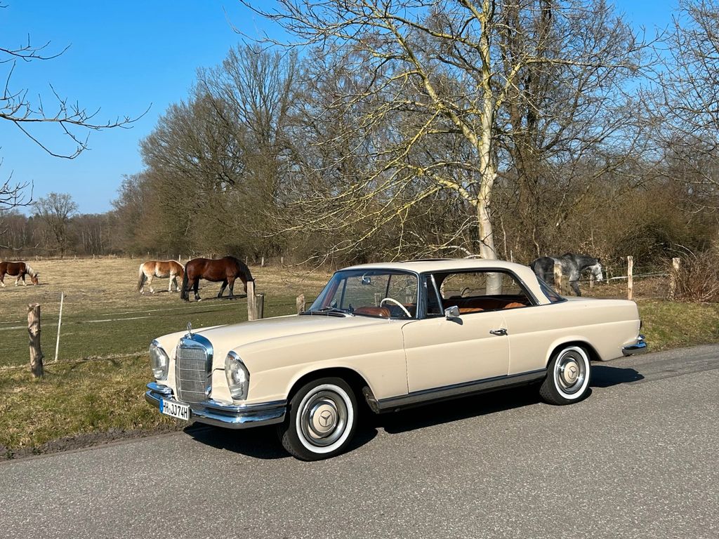 Bild des Angebotes Mercedes-Benz W111 / 250 SE Coupe. Deutsches Fahrzeug