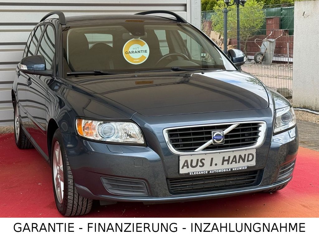 Bild des Angebotes Volvo V50 Kombi 1.6 D /1.Hand/Scheckheft/*WENIG KM*