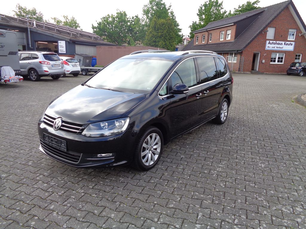 Bild des Angebotes Volkswagen Sharan Highline Autom., Navi, AHK, 7 Sitze, PTS,