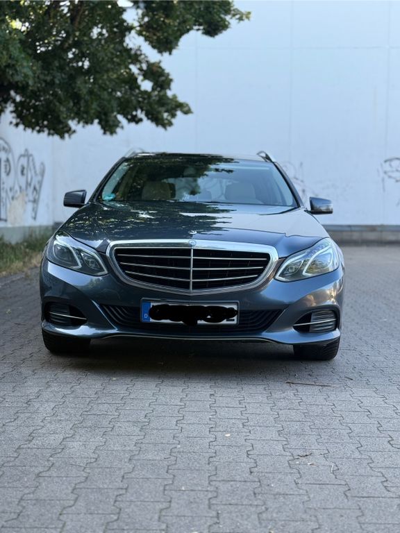 Mercedes-Benz E 250 BlueTEC 4MATIC T AVANTGARDE Autom. AVA...