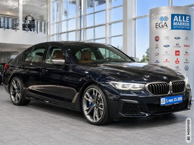 Bild des Angebotes BMW M550 i xDRIVE 1H*VOLL*LEDER*AHK*STANDHZ*GSD*HUD*