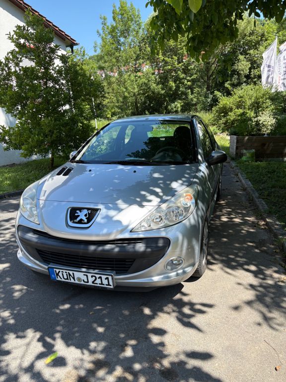 Bild des Angebotes Peugeot 206+, 75 PS, TÜV NEU, 100.349 km