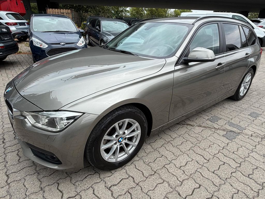 Bild des Angebotes BMW 320 i Advantage DSG/Navi/LED/ sehr gepflegt