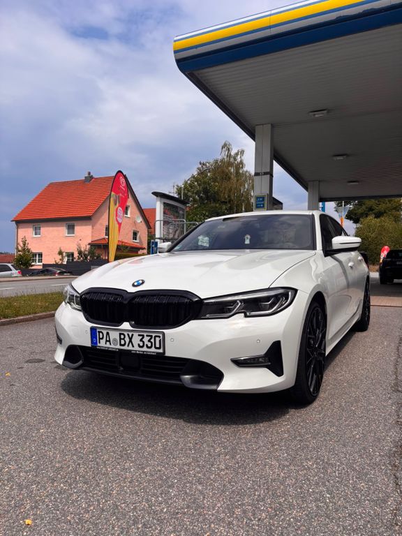 Bild des Angebotes BMW 330i Advantage Automatic Advantage