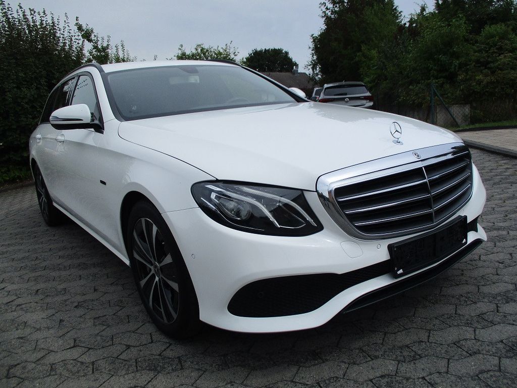Bild des Angebotes Mercedes-Benz E 300 de T+NAVI+AHK+LED Scheinwerfer+Rückfahr