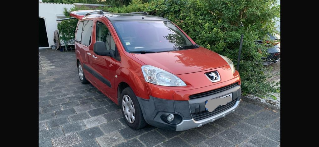 Bild des Angebotes Peugeot Partner Tepee 1,6 FAP 110 Family Family