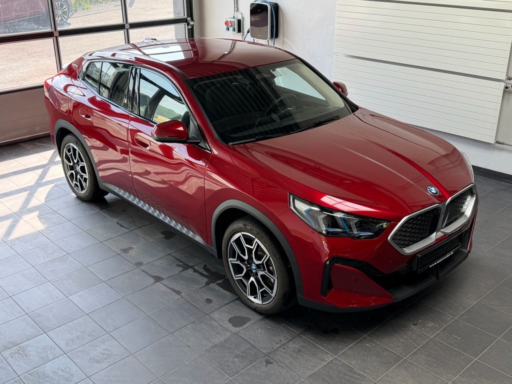 Bild des Angebotes BMW iX2 xDrive30 Leder_Headup_AHK_el.Aktivsitz
