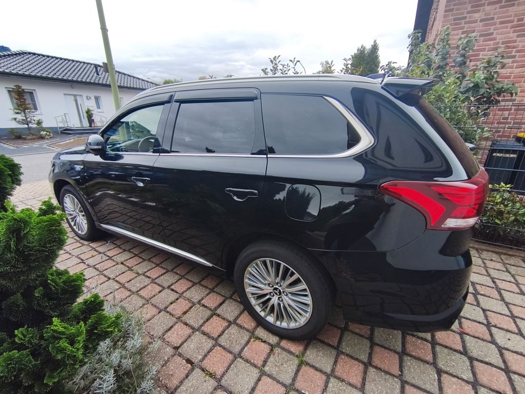 Bild des Angebotes Mitsubishi Outlander 2.4 MIVEC PLUG-IN HYBRID 4WD Top Top