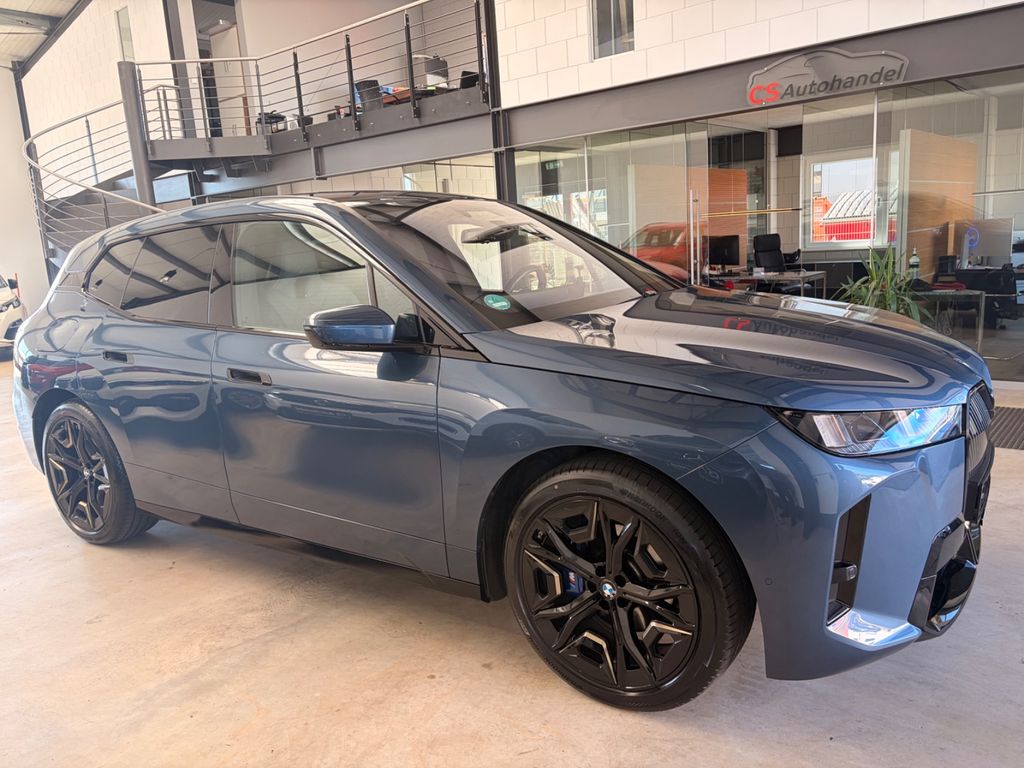 Bild des Angebotes BMW iX xDrive45 MSportPro AHK B&W AHK