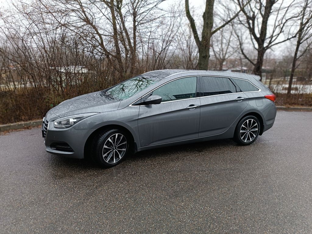 Bild des Angebotes Hyundai i40 Diesel 141 PS, 1. Hd., AHK, Pano, Allwetterr