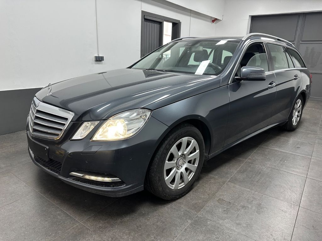 Bild des Angebotes Mercedes-Benz E 200 T-Modell BlueEfficiency 1-Hand Xenon Leder