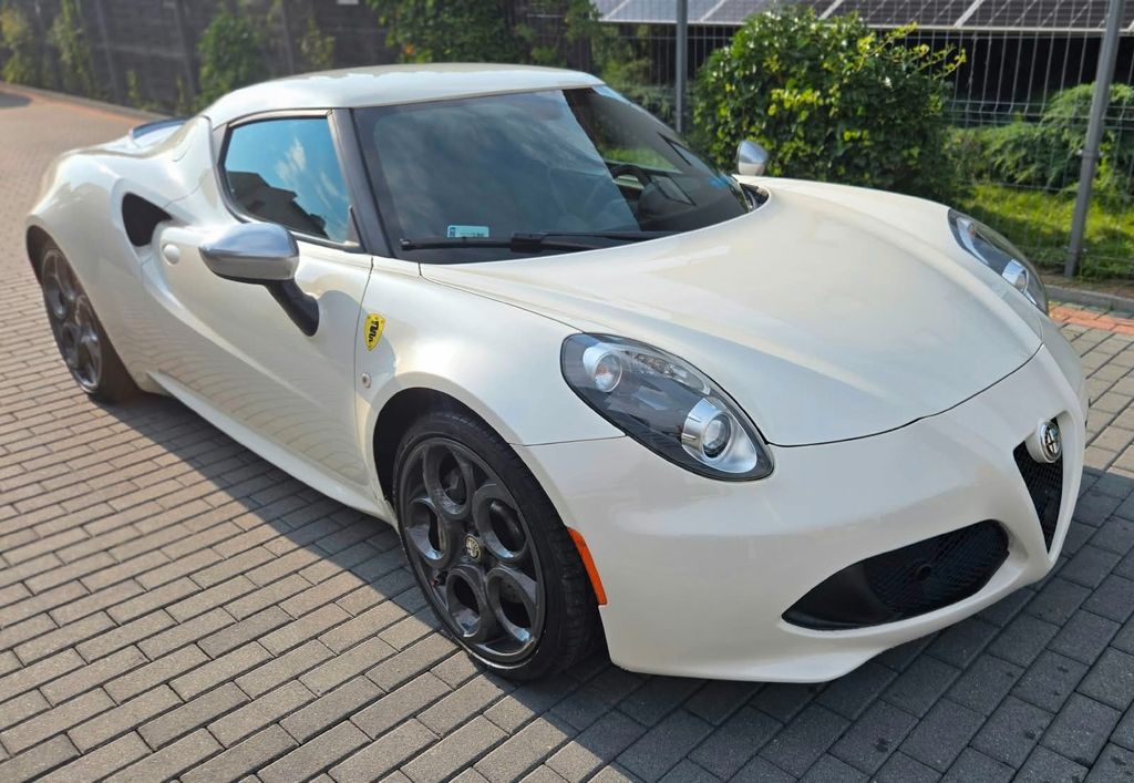 Bild des Angebotes Alfa Romeo 4C  Madreperla 37.107 km  Carbon TOP
