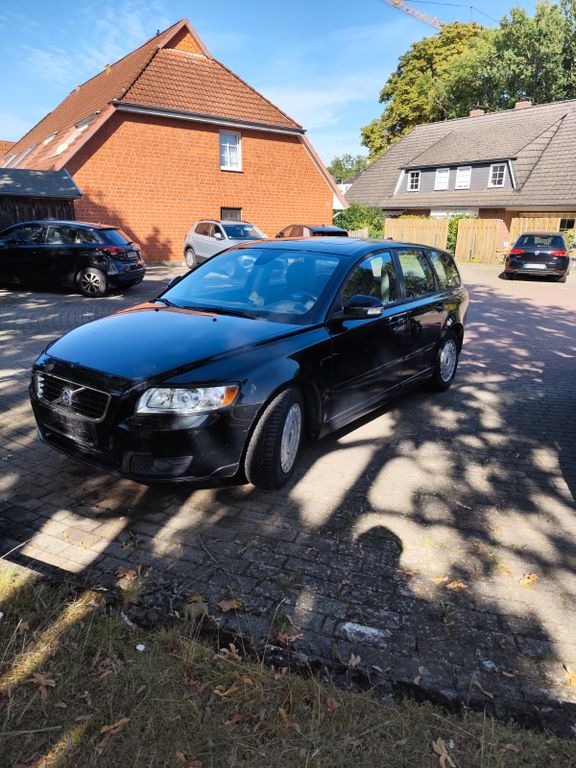 Bild des Angebotes Volvo V50 DRIVe Summum Summum