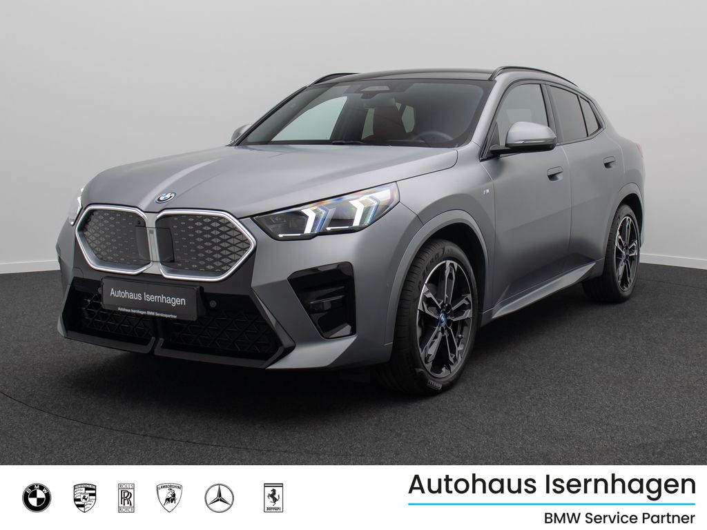 Bild des Angebotes BMW iX2 eD20 M Sport 360°HUD DAB H/K Panorama 19Zoll