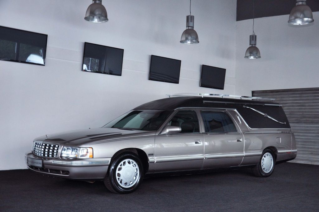 Cadillac Deville V8 (Leichenwagen) ! Erst 066.071 km !