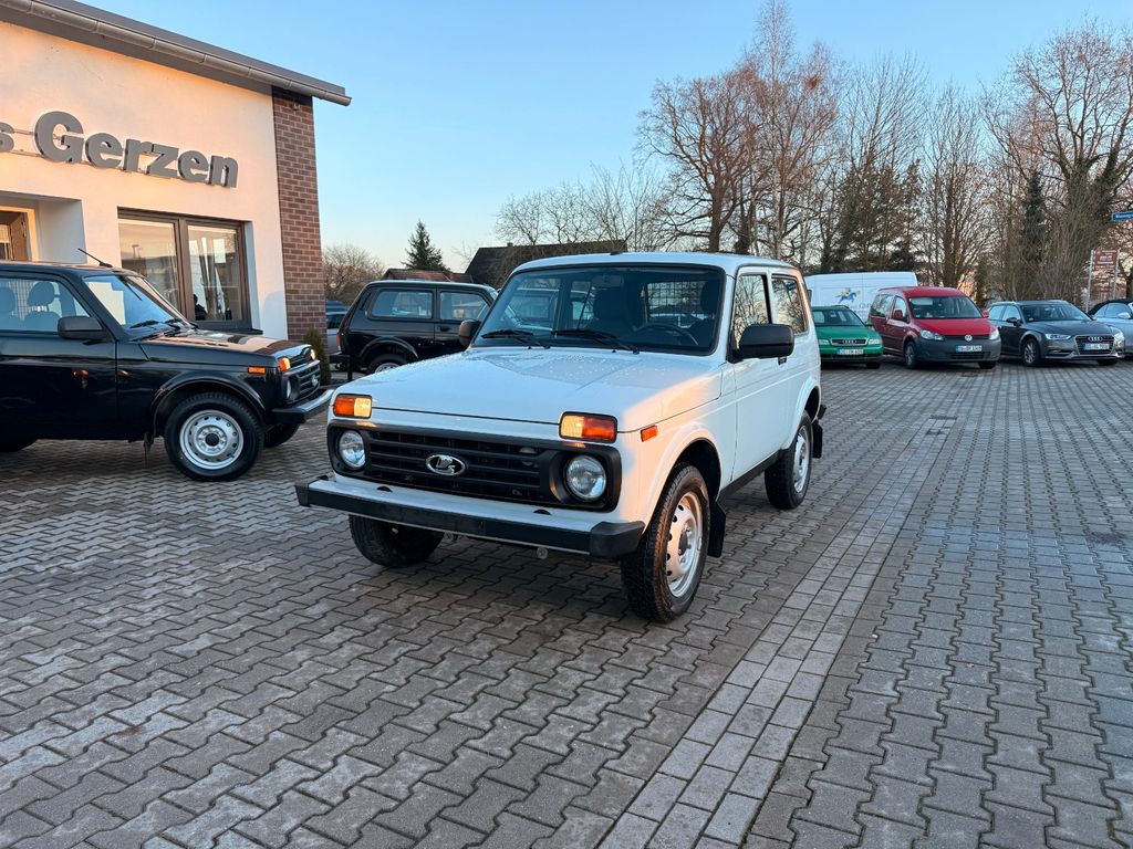 Bild des Angebotes Lada 4x4,  MwST.ausweisbar,1.Hand,ServiceNEU, TÜV NEU